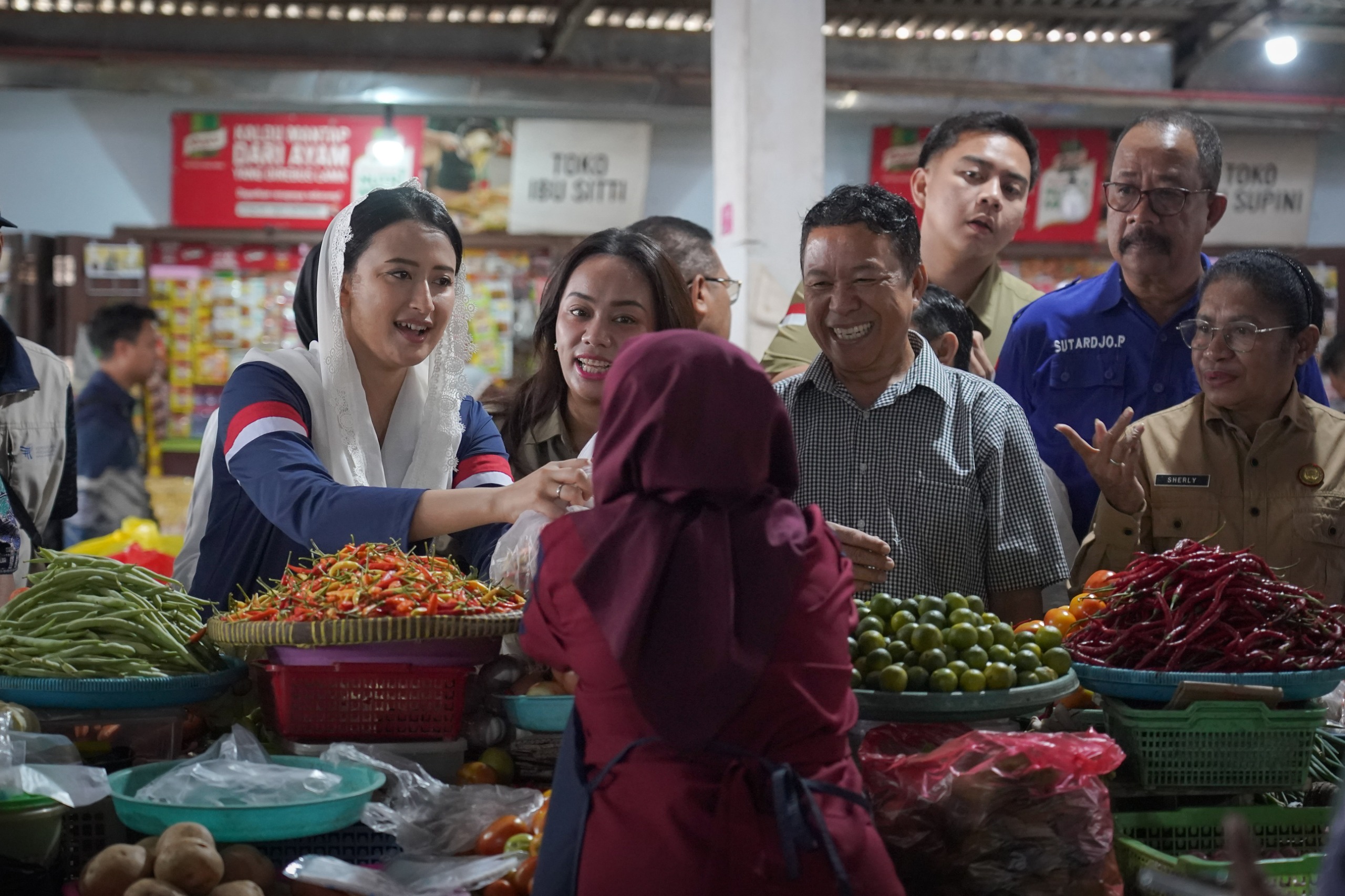 Wamendag memantau Bapok di Pasar Warmon Aimas, Sorong