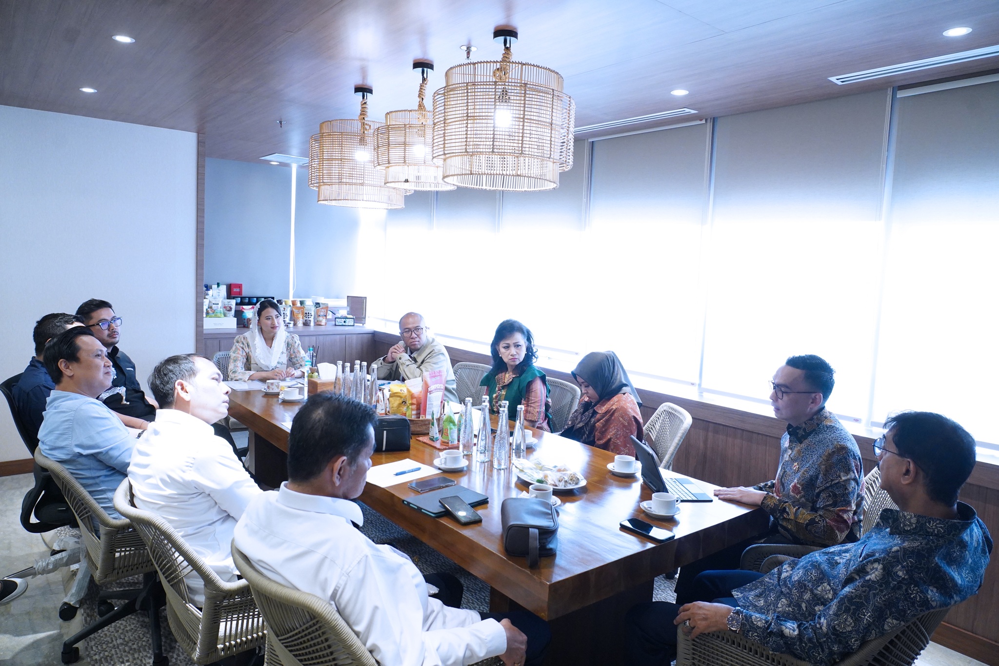 Pertemuan Wamendag RI dengan HIPMI, IWAPI, dan Kadin Indonesia